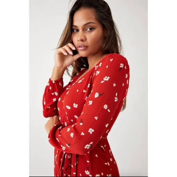 ★ Billabong Floral Long Sleeve Dress