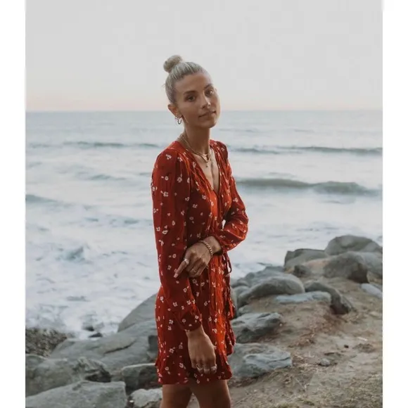 ★ Billabong Floral Long Sleeve Dress
