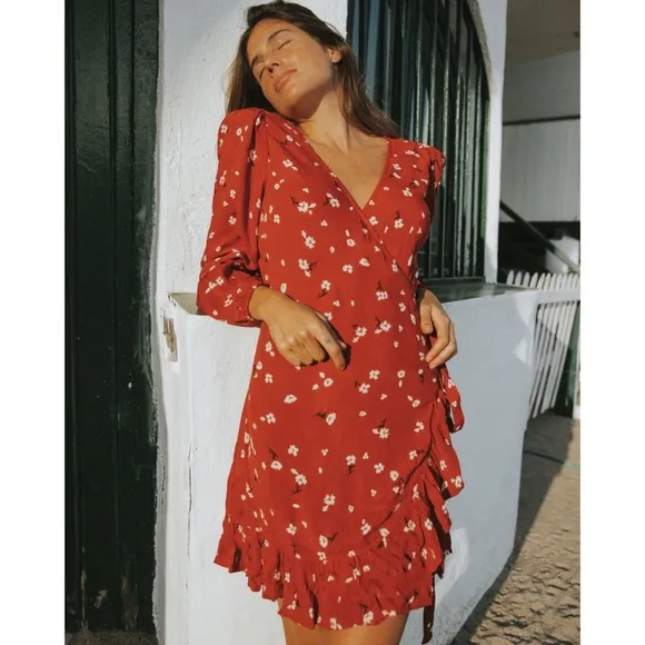 ★ Billabong Floral Long Sleeve Dress