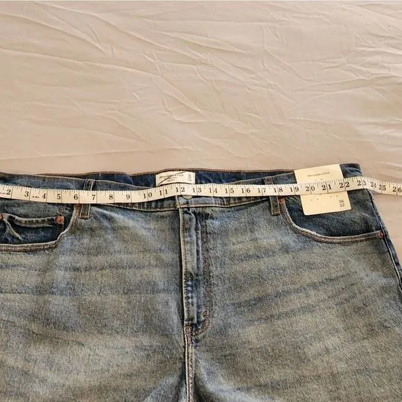 ABERCROMBIE &amp; Fitch the mom shorts distressed high rise plus size 36 22 new
