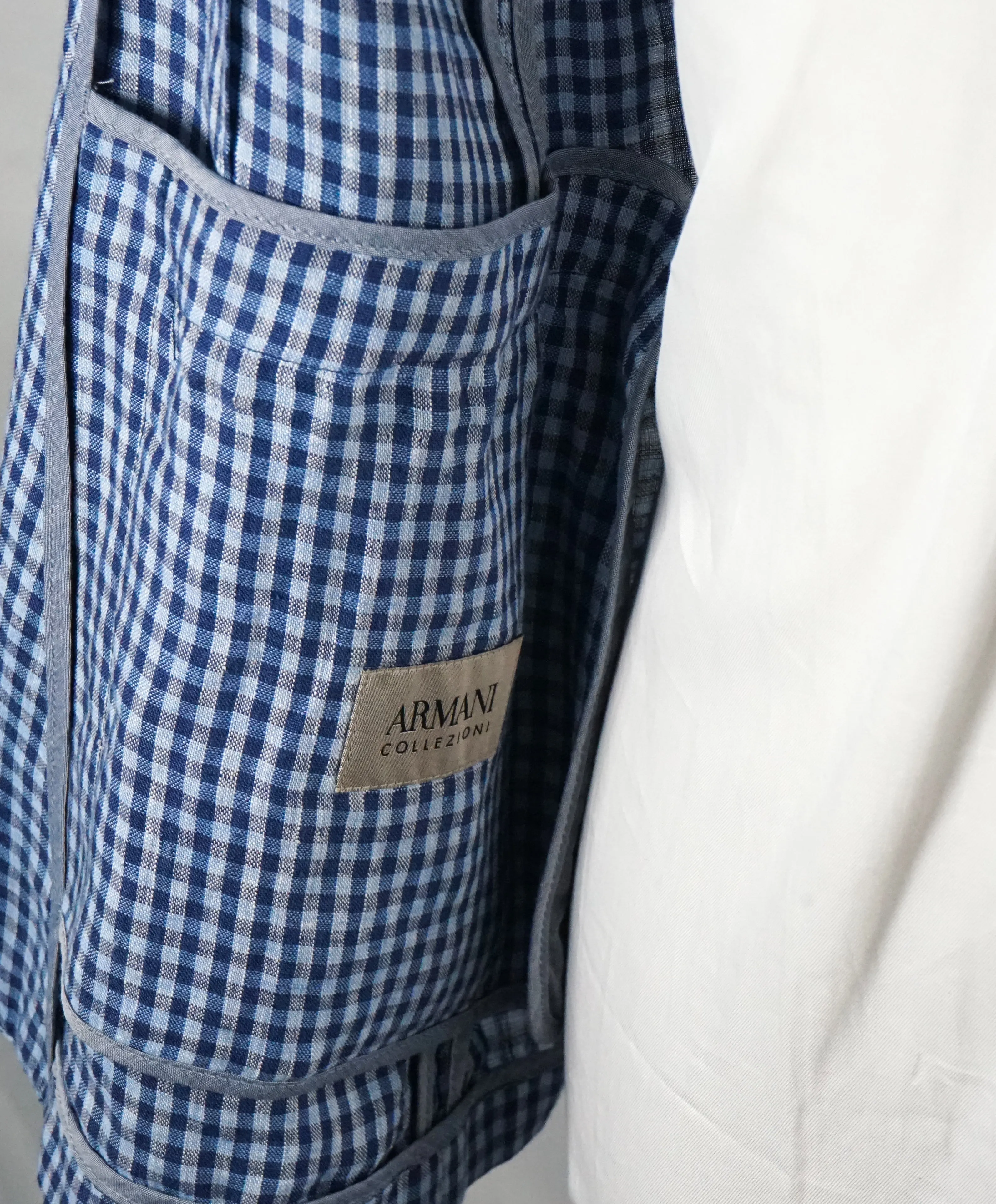 ARMANI COLLEZIONI - Blue & Navy Plaid Check Ultra Light Linen Blazer- 38R