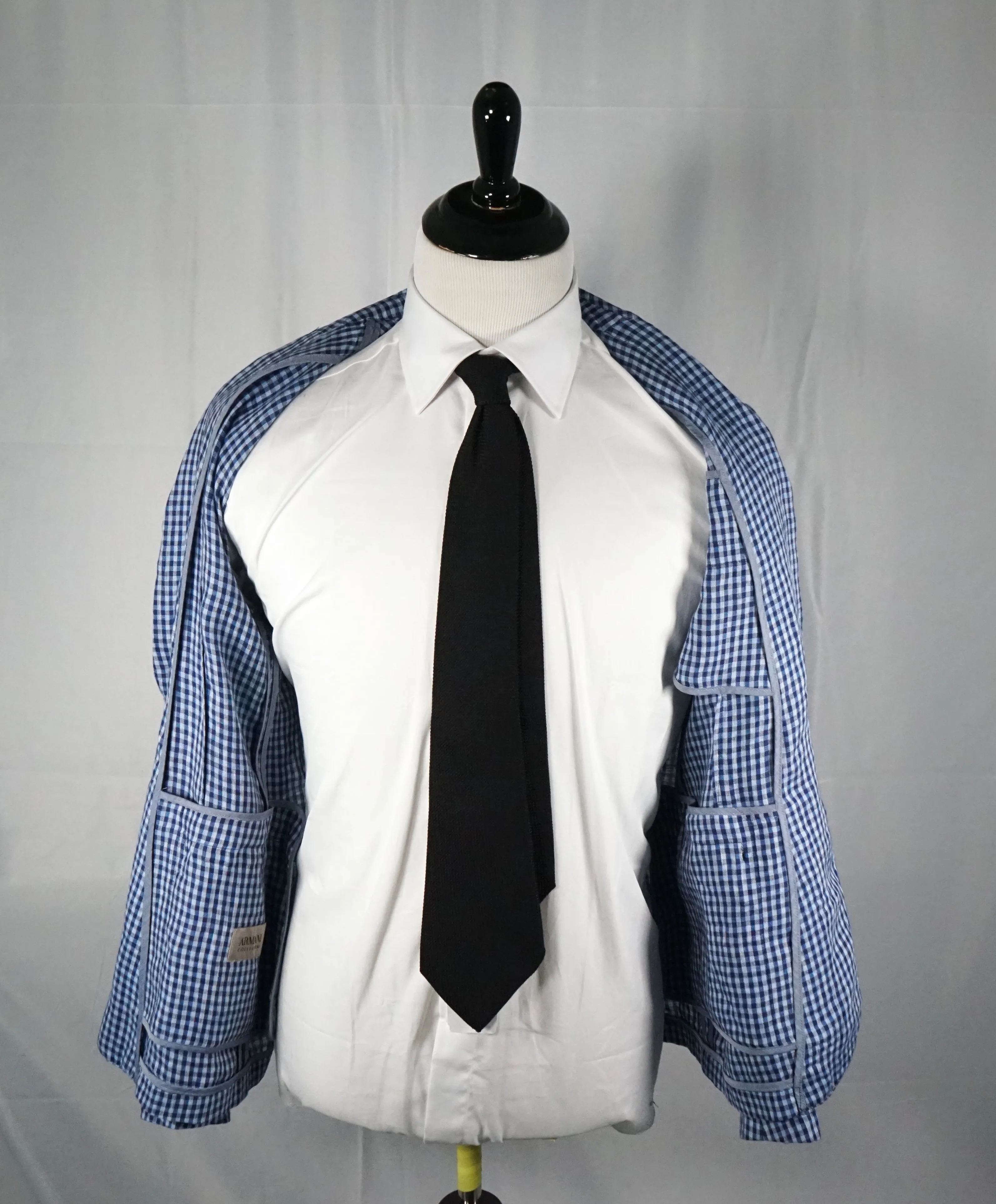 ARMANI COLLEZIONI - Blue & Navy Plaid Check Ultra Light Linen Blazer- 38R