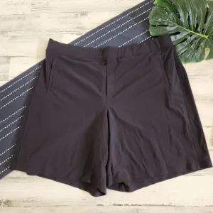 Athleta Brooklyn Bermuda Shorts 9&quot; Black Size 22