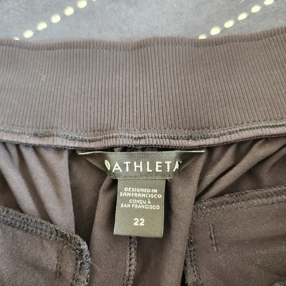 Athleta Brooklyn Bermuda Shorts 9&quot; Black Size 22