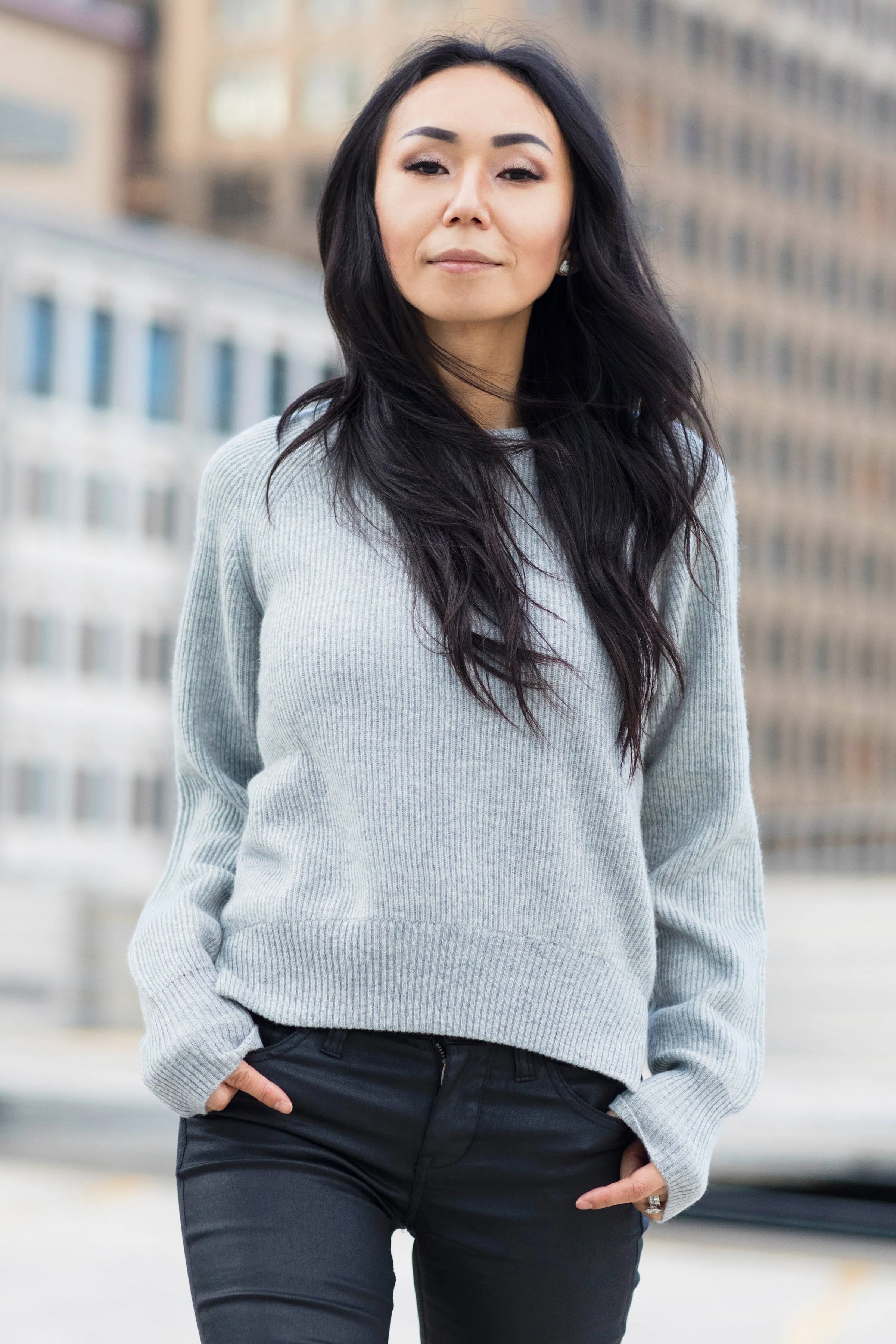 Betsy Cashmere Crewneck Sweater - Grey