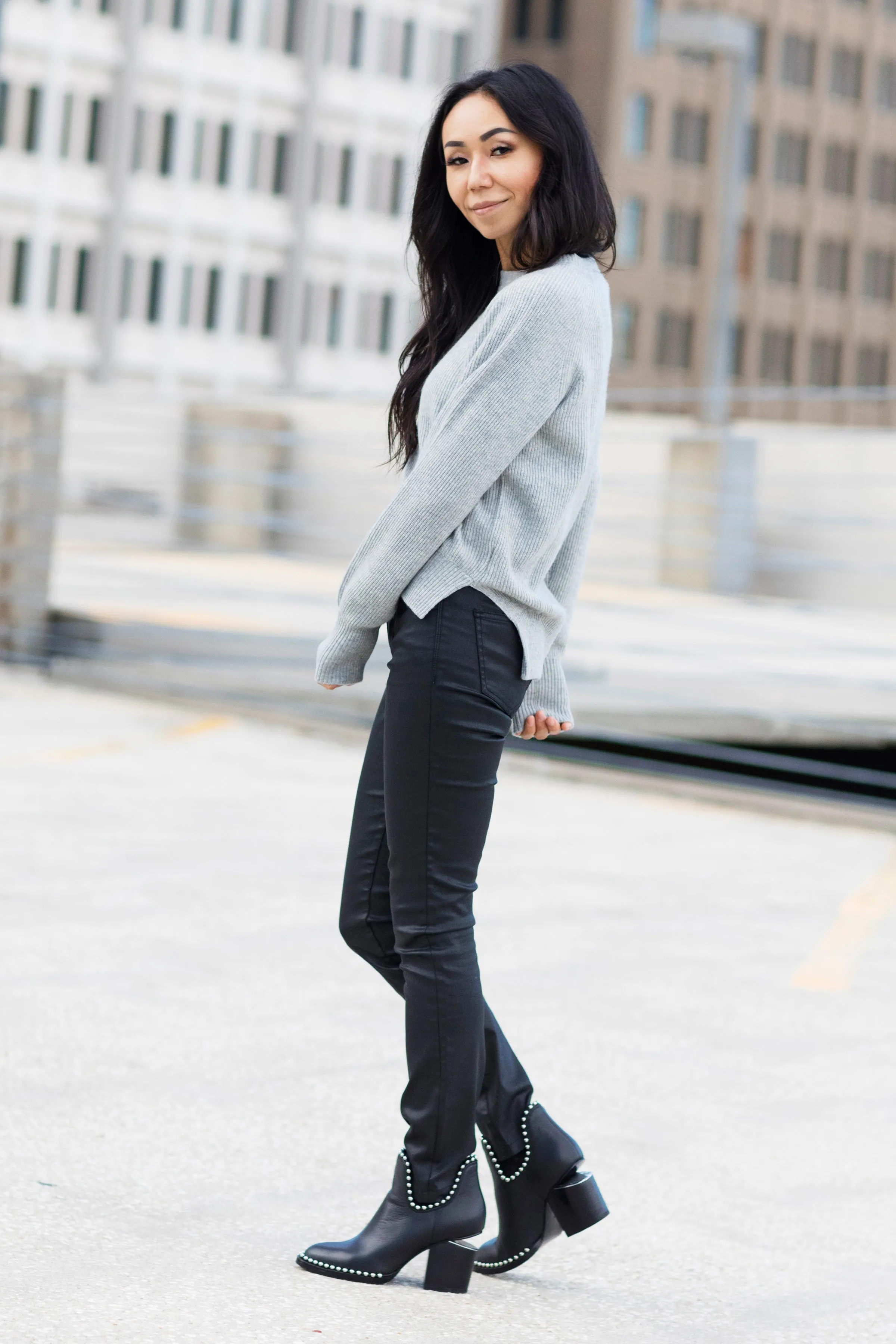 Betsy Cashmere Crewneck Sweater - Grey