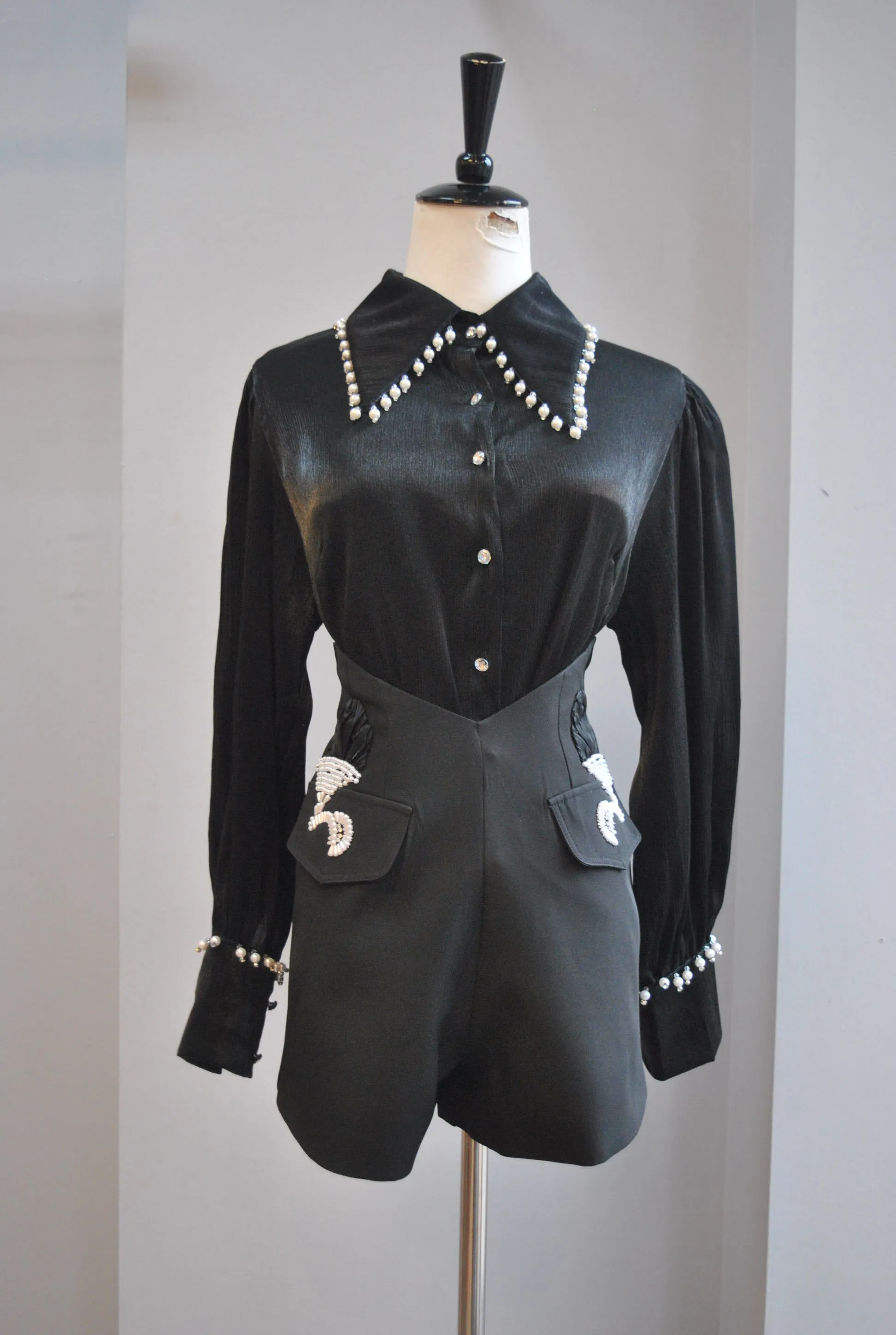 BLACK SHORTS WITH PEARLS AND RHINESTONES