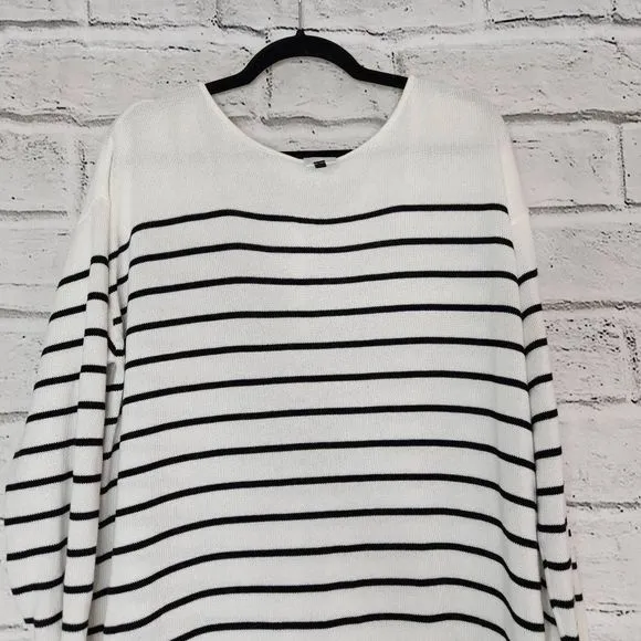 Cabi Knitted Button Up Striped Turnabout Cardigan Sweater White Size Medium 6164