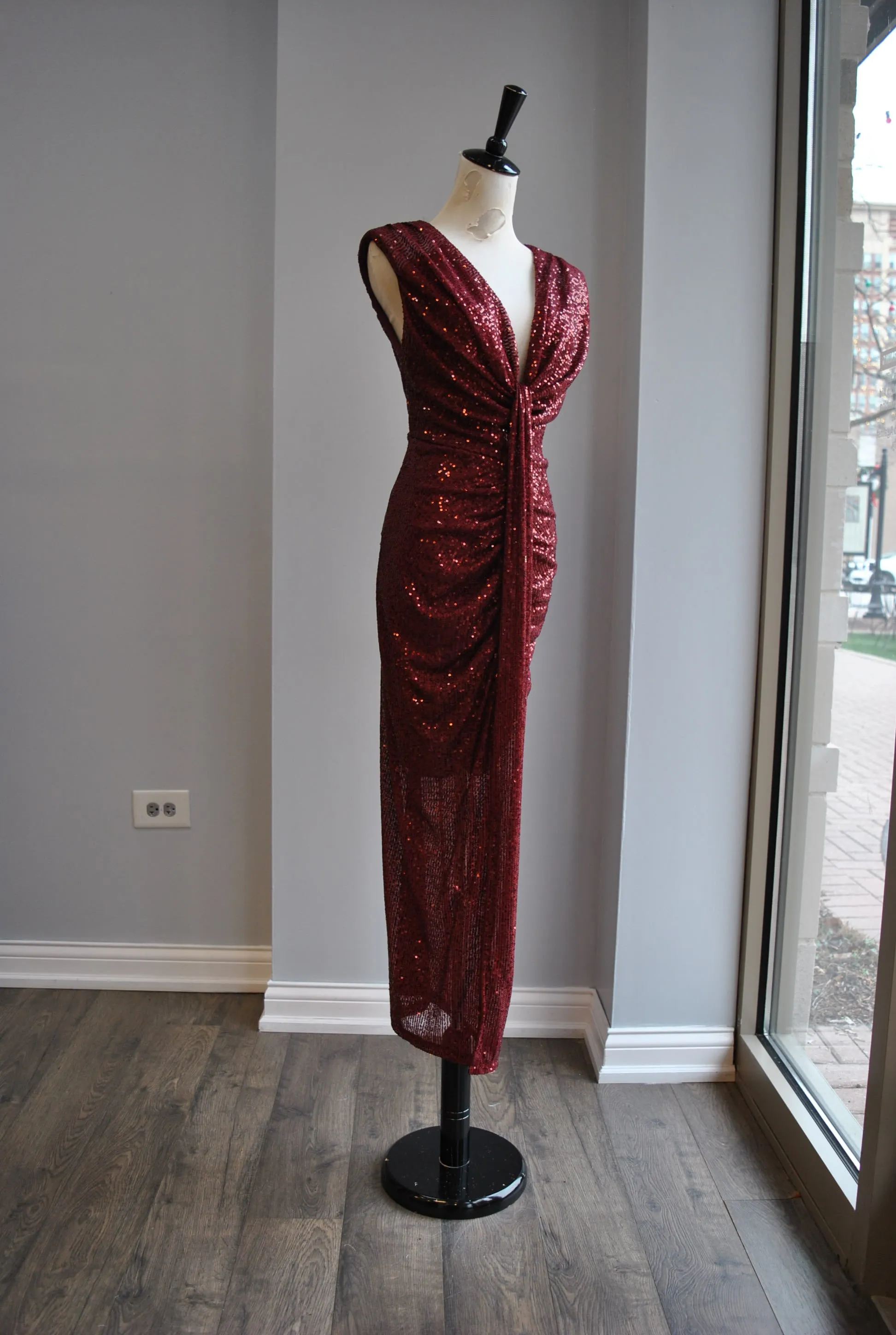 CLEARANCE - BURGUNDY SEQUIN MIDI PARTY DRESS