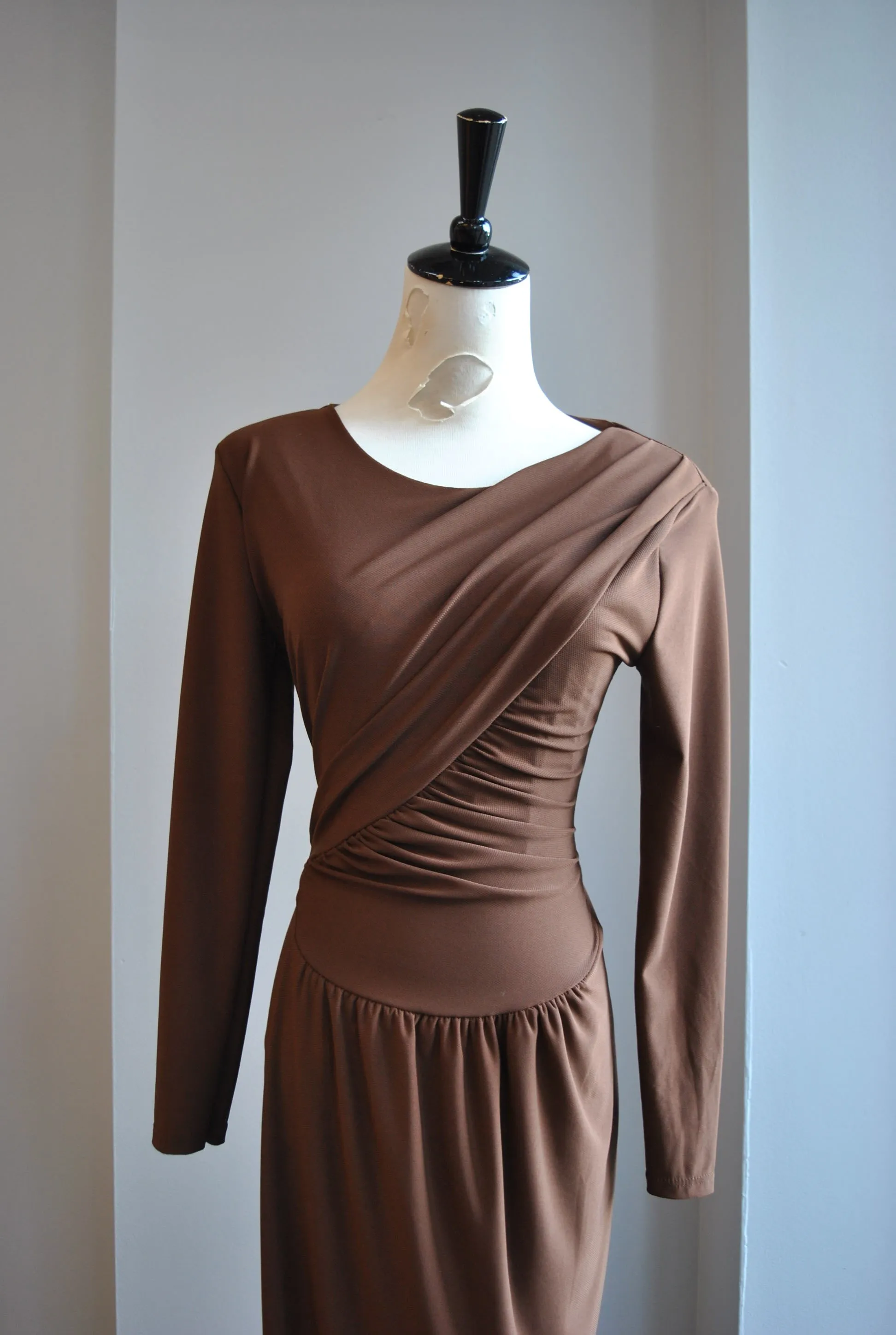 CLEARANCE - CHOCOLATE BROWN MIDI SIMPLE DRESS