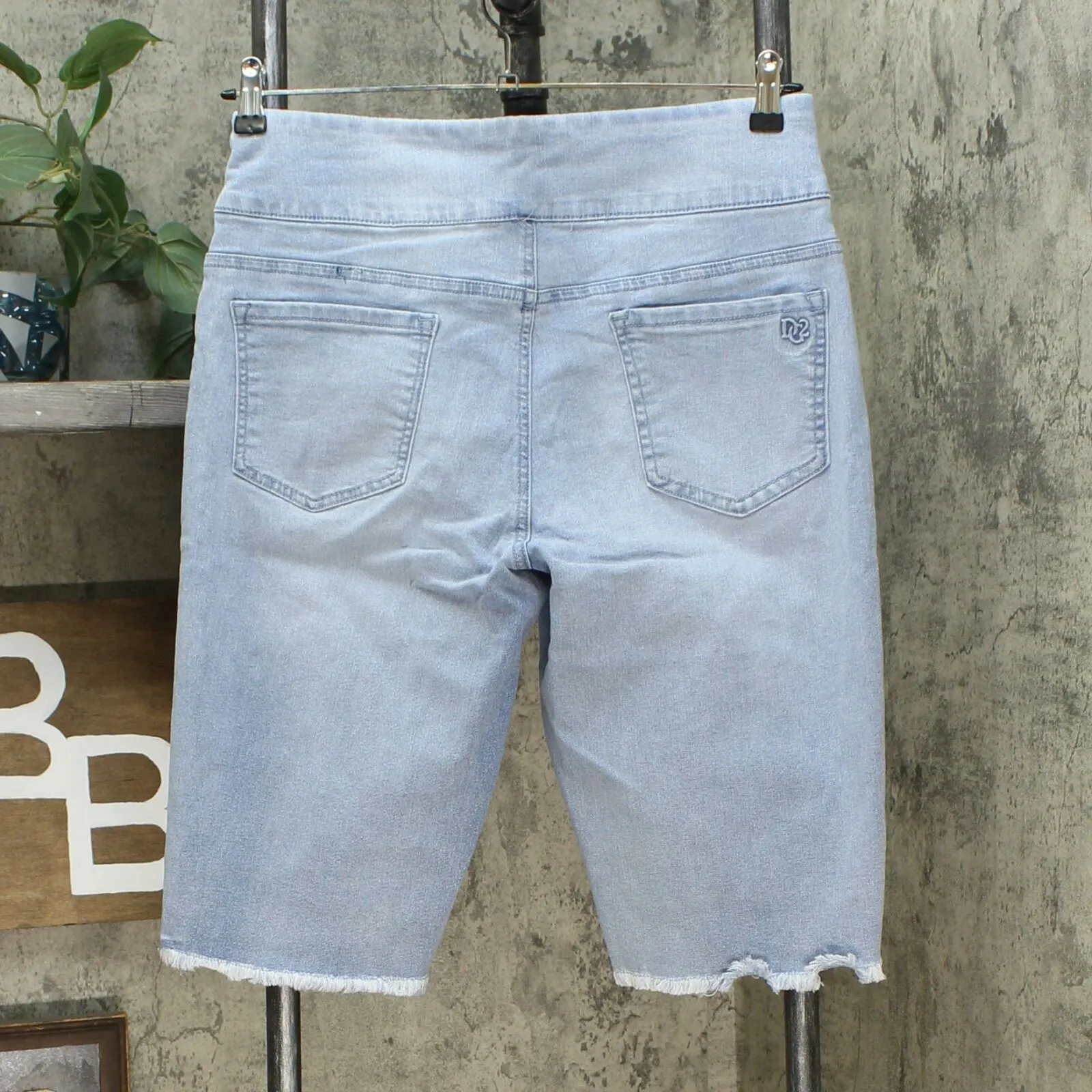 DG2 by Diane Gilman Classic Stretch Pull On Bermuda Shorts Chambray Large