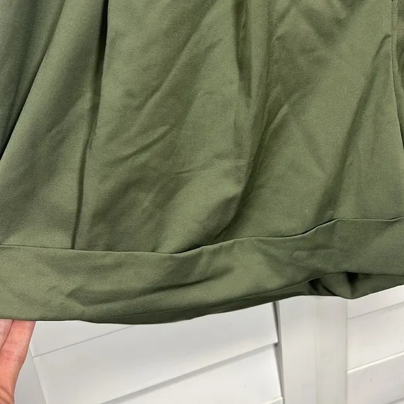 Elizabeth and James || NWT|| High Waisted Pleated Belted Shorts