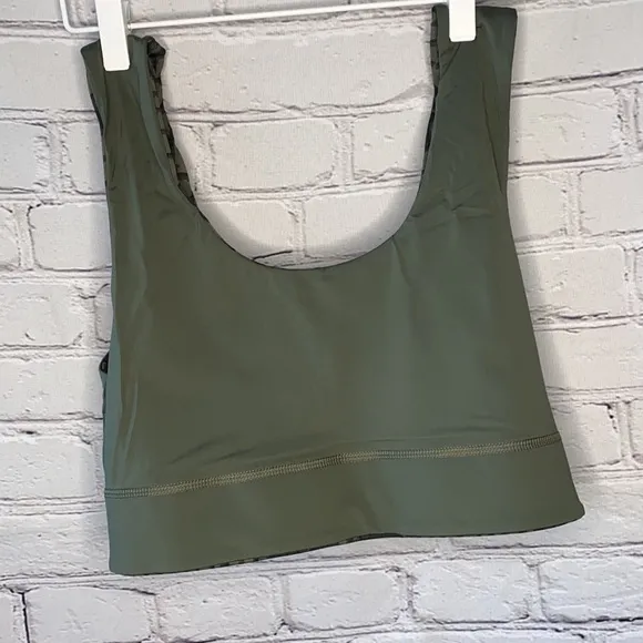 Fabletics Define high waisted short 9&quot; safari crocodile Powerhold reversible bra