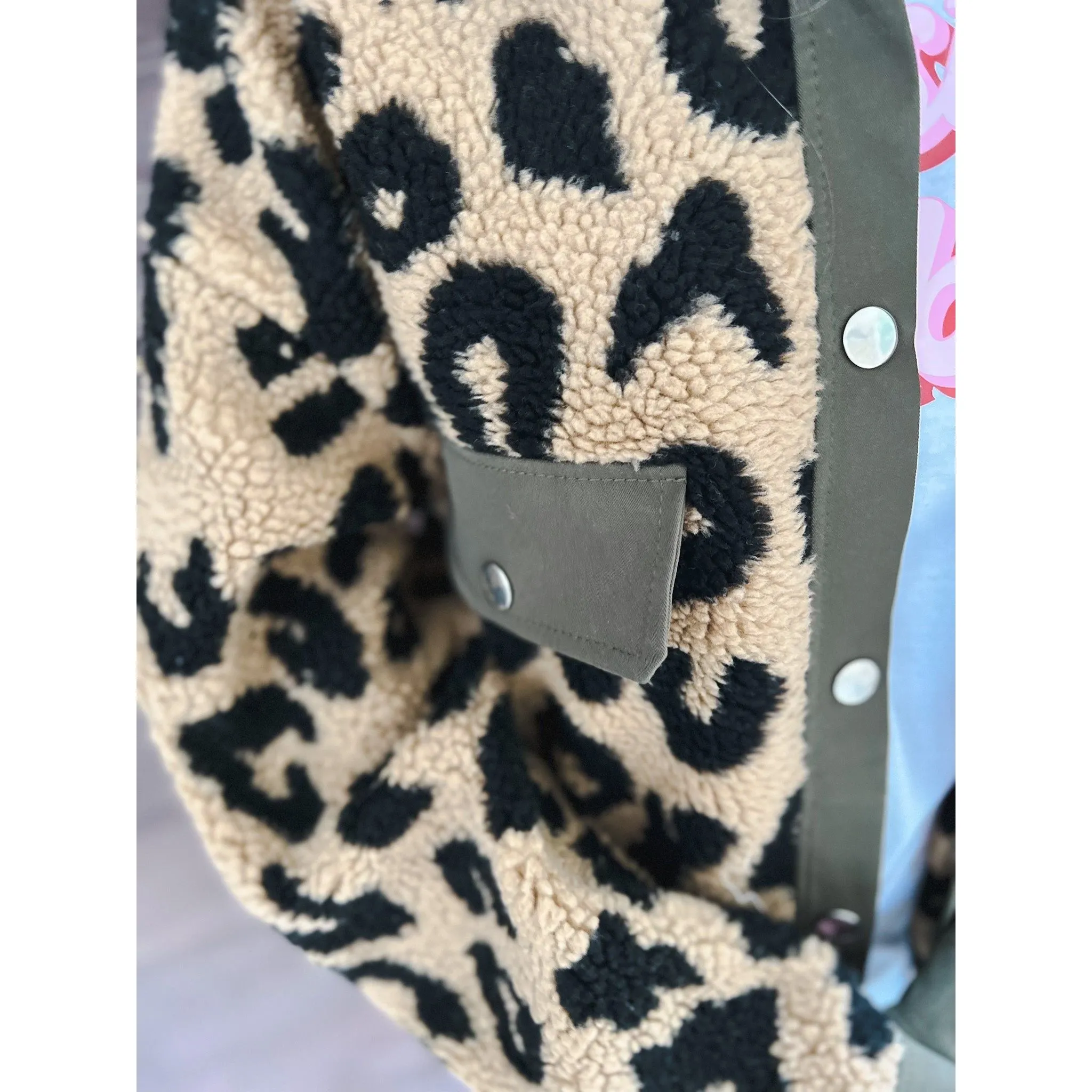 Fleece Leopard Shackets with Front Pockets.