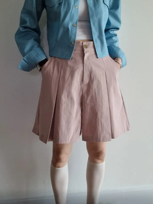 Front Pleated Bermuda Shorts (다리가 얇아보이는 치마바지 핏의 버뮤다 숏팬츠)