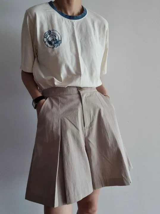 Front Pleated Bermuda Shorts (다리가 얇아보이는 치마바지 핏의 버뮤다 숏팬츠)