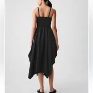 GAP NWT August Handkerchief Hem midi Dress size S