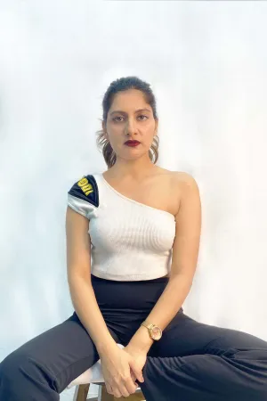 Harmonious White Top