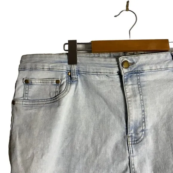 Hudson Women’s Acid Wash Super Stretch Bermuda Shorts