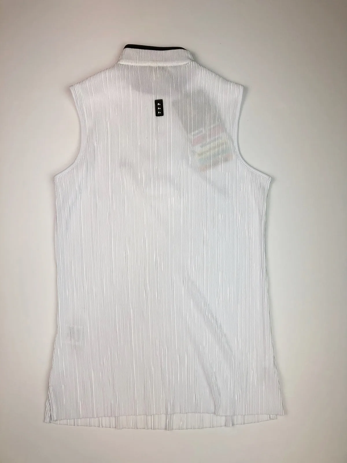 Jamie Sadock Sleeveless Crunch Shirt in Sugar #91220