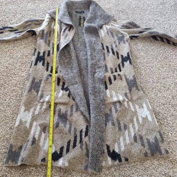 Joseph A NEW Womens Long Sweater Cardigan Size M Open Front Drapey Tan Pattern