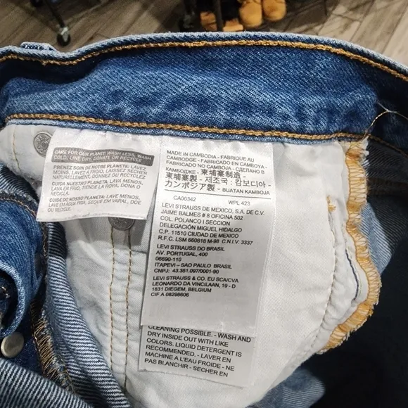 LEVI'S 501 High Rise Buttonfly Cutoff Jean Shorts