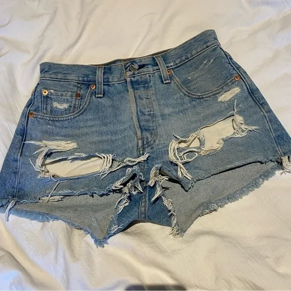 Levi’s 501 High Rise Shorts Fault Line size 25
