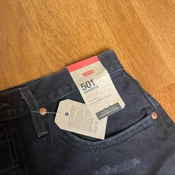 Levi’s 501 High Waisted Button Fly Distressed Denim Shorts Size 31 NEW