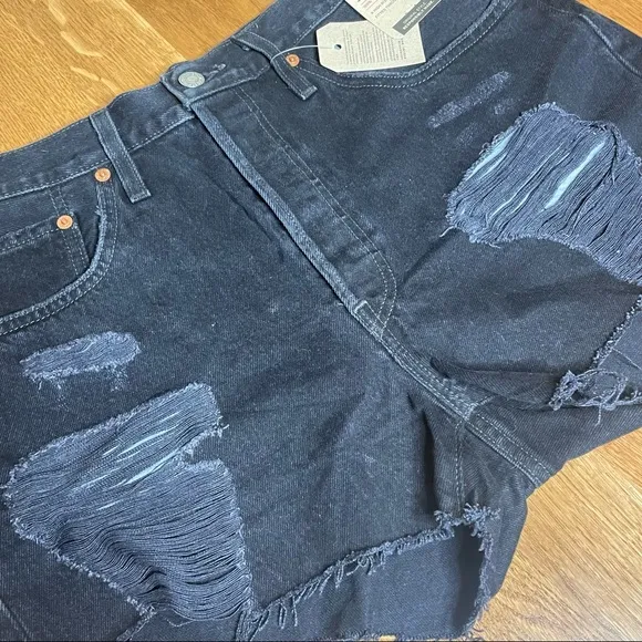Levi’s 501 High Waisted Button Fly Distressed Denim Shorts Size 31 NEW