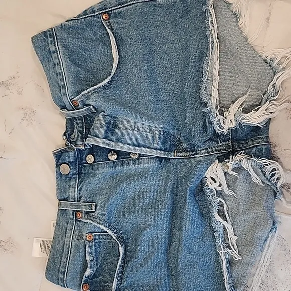 Levi's high rise shorts size 30