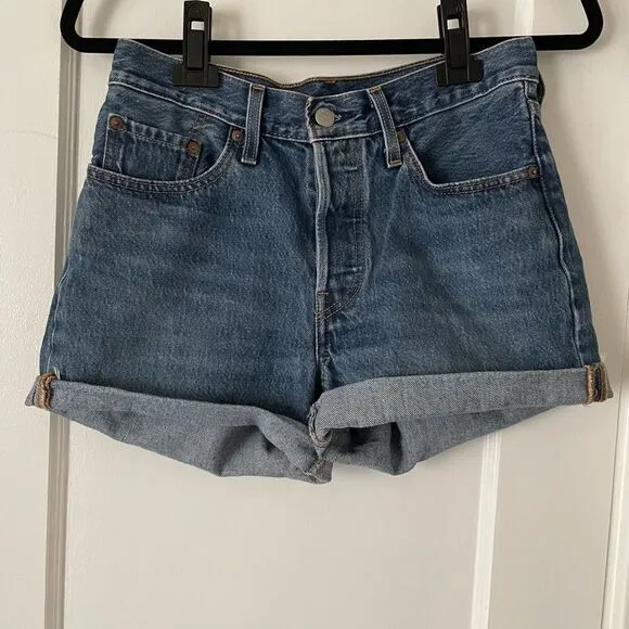 Levi's Premium Denim 501 High Rise Shorts Size 26 Raw Hem Medium Wash Button Fly