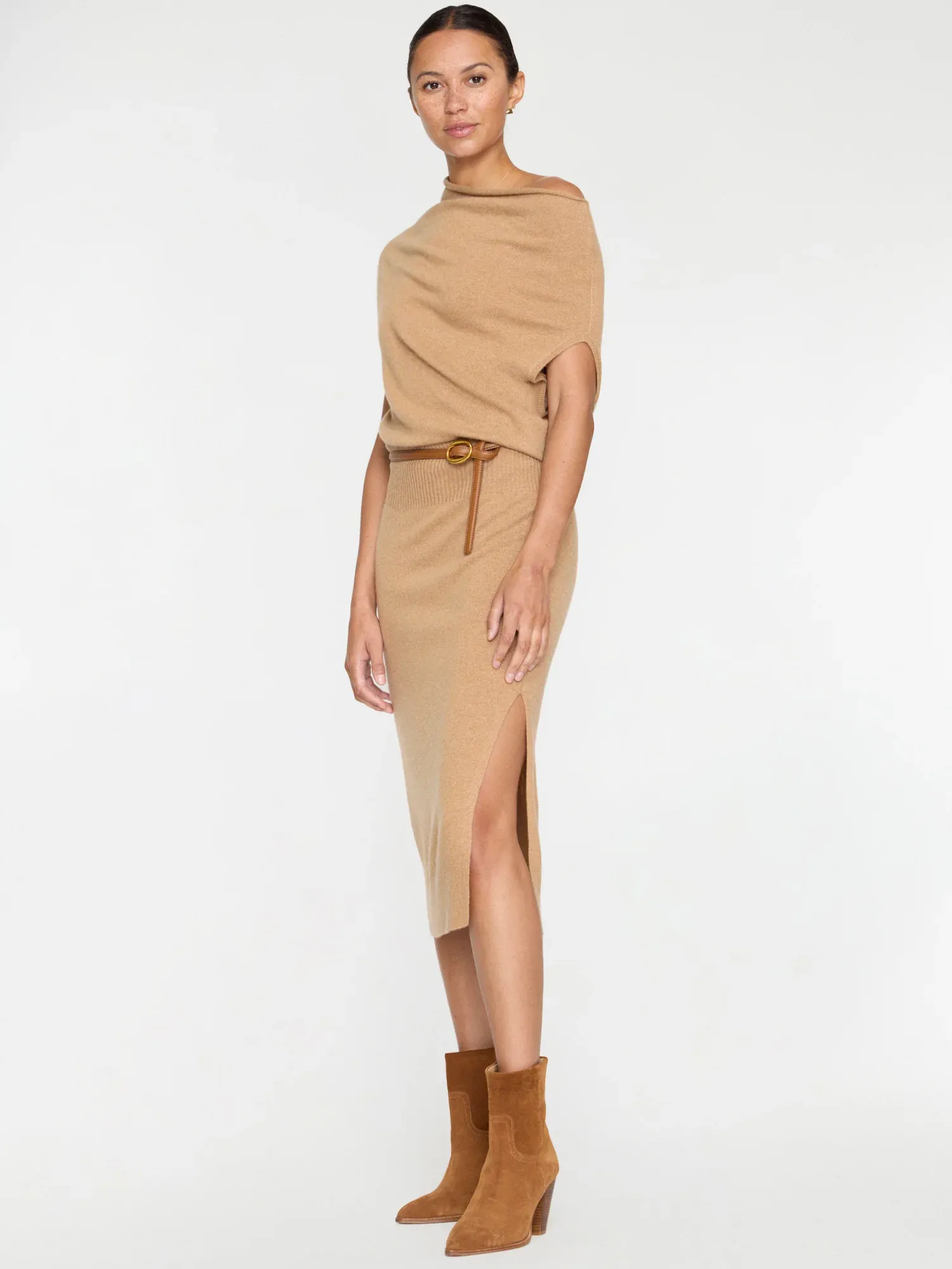 LORI SLEEVELESS DRESS IN CAMEL