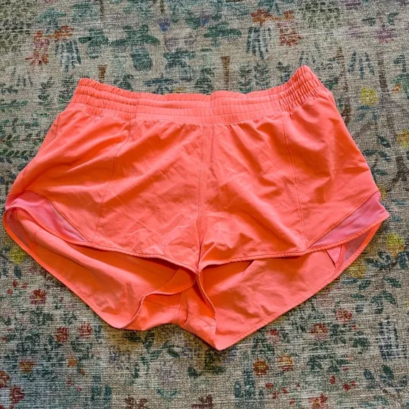 Lululemon Hotty Hot Short High-Rise 2.5&quot; inLight Coral size 12
