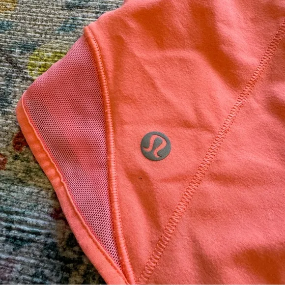 Lululemon Hotty Hot Short High-Rise 2.5&quot; inLight Coral size 12