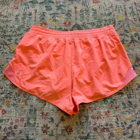 Lululemon Hotty Hot Short High-Rise 2.5&quot; inLight Coral size 12
