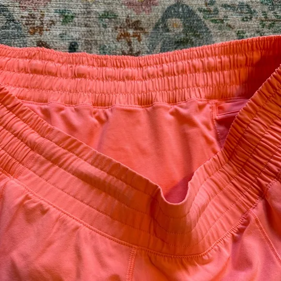 Lululemon Hotty Hot Short High-Rise 2.5&quot; inLight Coral size 12