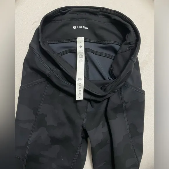 Lululemon Invigorate High Rise 8” Shorts Camo Print With Pockets Size 4