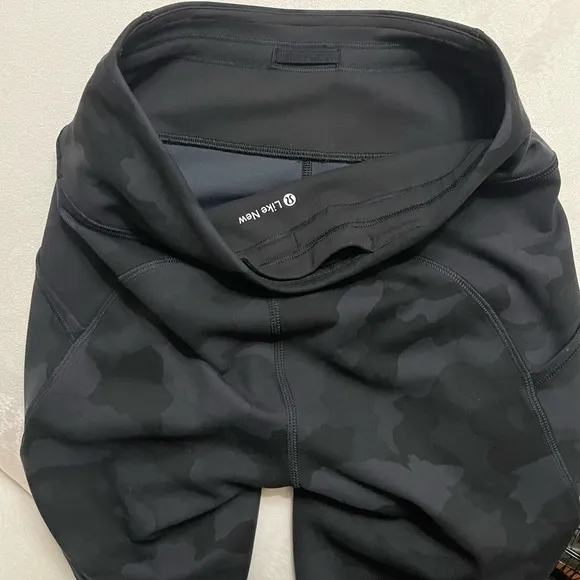 Lululemon Invigorate High Rise 8” Shorts Camo Print With Pockets Size 4