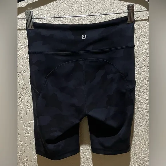 Lululemon Invigorate High Rise 8” Shorts Camo Print With Pockets Size 4