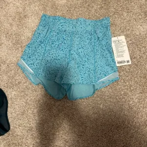 Lululemon Seawheeze hotty hot HR shorts size 4