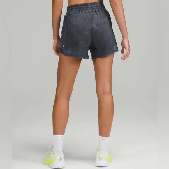 Lululemon Women’s Hotty Hot High-Rise Lined Short 4&quot; Diamond Dye Graphite Grey 6