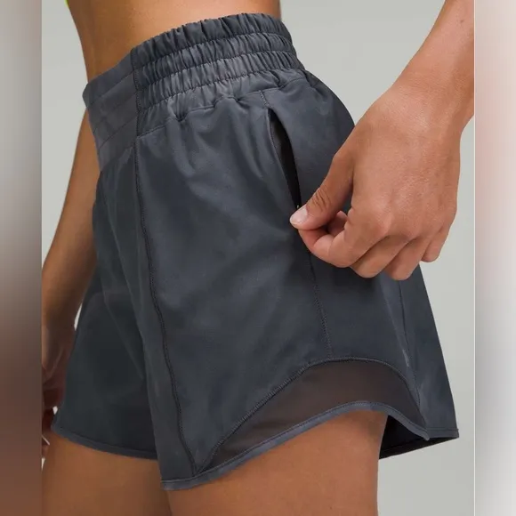 Lululemon Women’s Hotty Hot High-Rise Lined Short 4&quot; Diamond Dye Graphite Grey 6