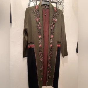 Maxsport Long Cardigan Sweater EUC