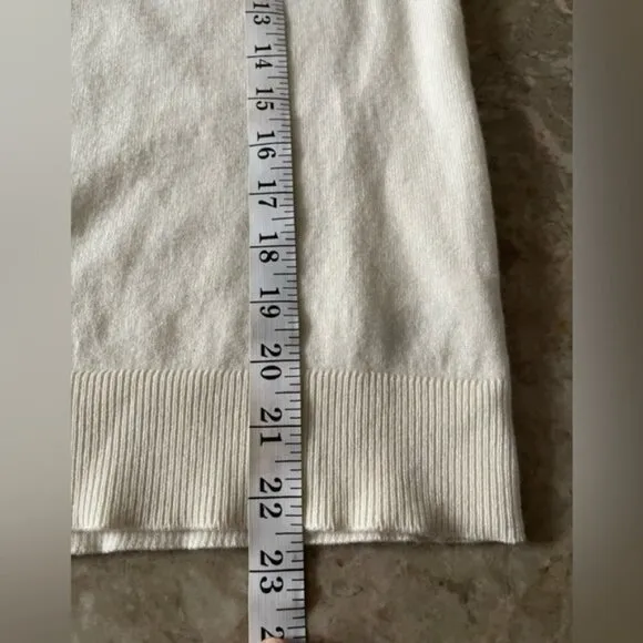 𝅺NANETTE Lepore 100% merino wool lightweight cream colour sweater XS