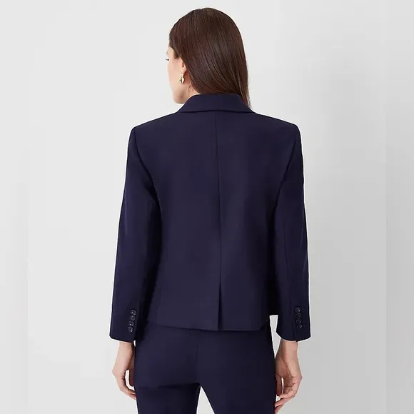 NEW Sz 8P Ann taylor two-button blazer in seasonless stretch navy blue solid