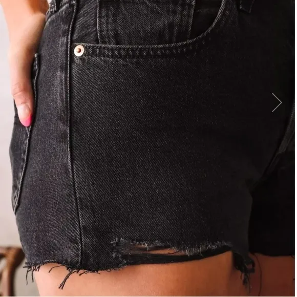 NEW Waterless Levi’s 501 Black Distressed Raw Hem High Waisted Size 29 Shorts