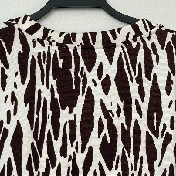 NWT Kokomo Animal Print V-Neck 3/4 Sleeve Sweater Size Large