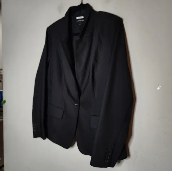 NWT Lane Bryant black blazer. Single button Size 18. Cotton/poly/spandex.