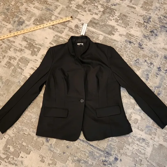 NWT Lane Bryant black blazer. Single button Size 18. Cotton/poly/spandex.