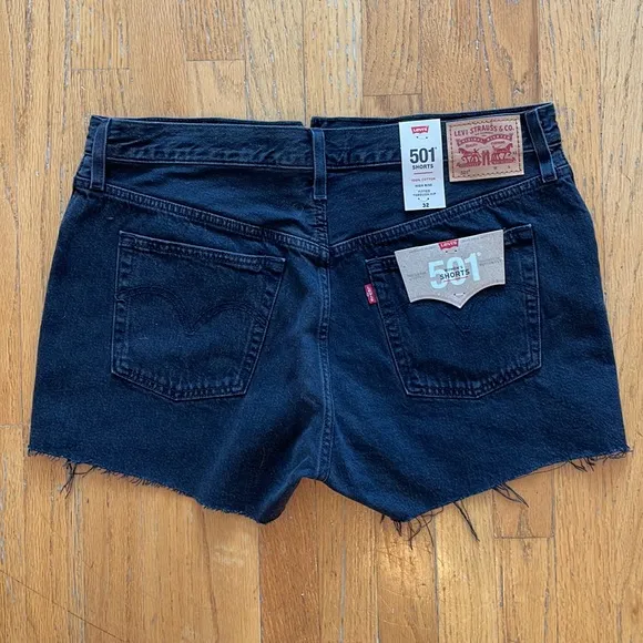 NWT Levi’s Premium, 501 High Rise Women’s Shorts, Black, 32-Waist